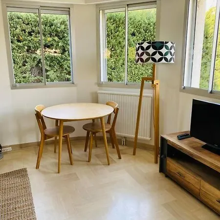 Large Studio With Parking