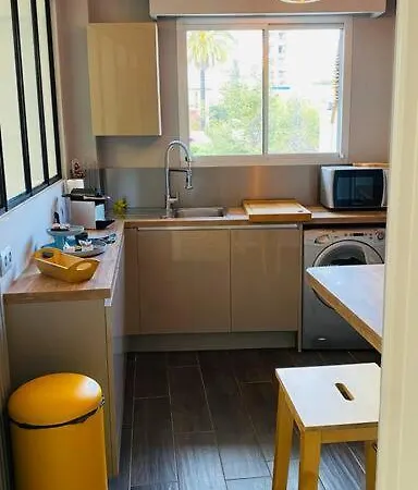 Large Studio With Parking דירה *