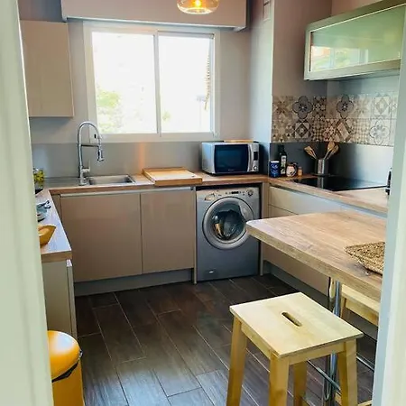 Large Studio With Parking